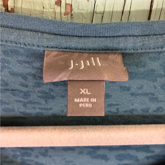 Women’s J. Jill blue 3/4 sleeve top - Picture 3 of 6